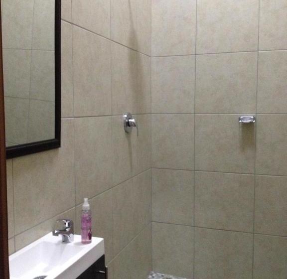 Пансион Angel Guest House