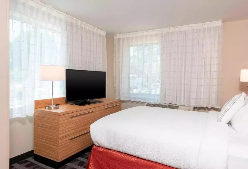 Hotelli Towneplace Suites By Marriott Louisville North