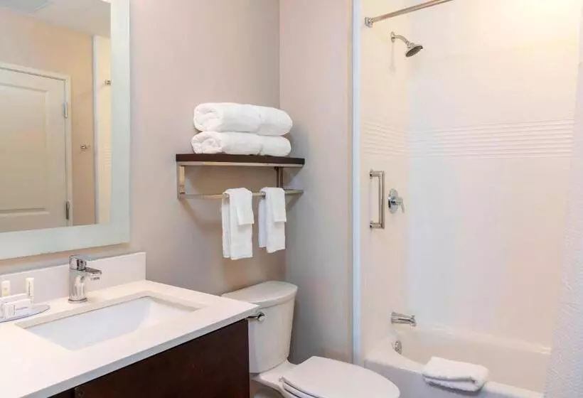 Hotelli Towneplace Suites By Marriott Louisville North