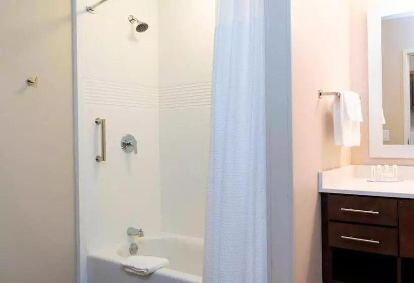 Hotelli Towneplace Suites By Marriott Louisville North