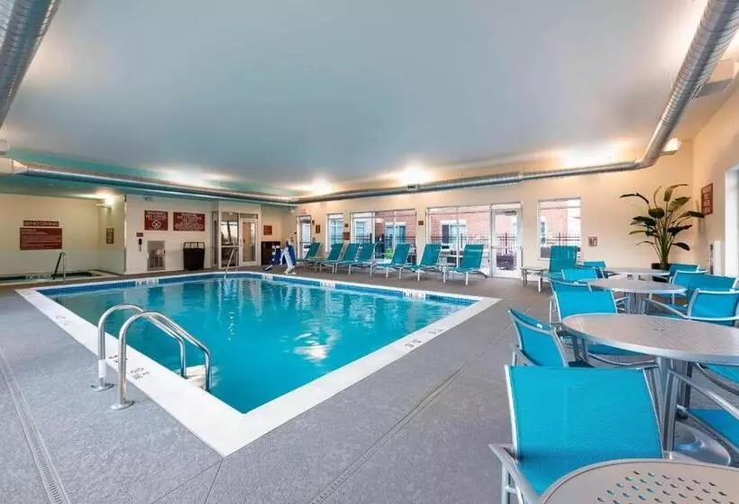 Hotelli Towneplace Suites By Marriott Louisville North