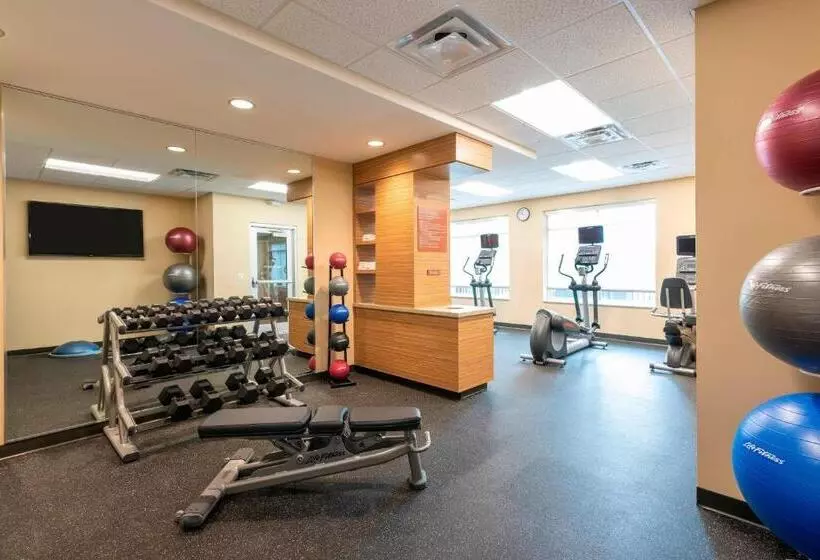 Hotelli Towneplace Suites By Marriott Louisville North