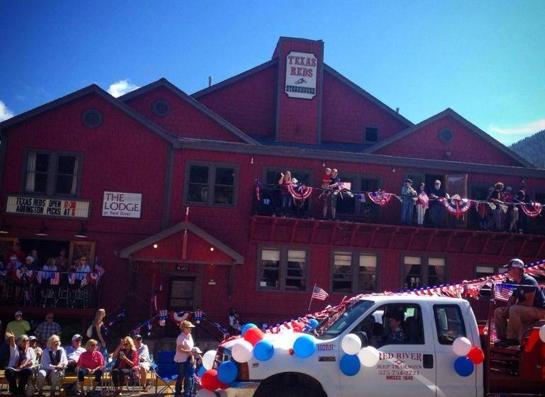 Отель The Lodge At Red River