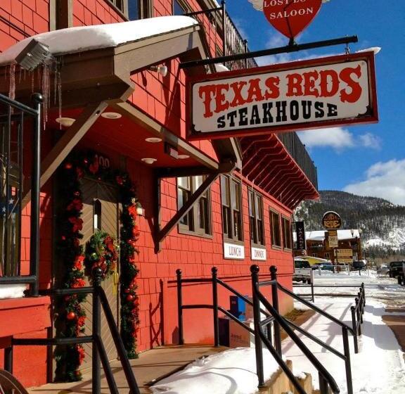 Отель The Lodge At Red River