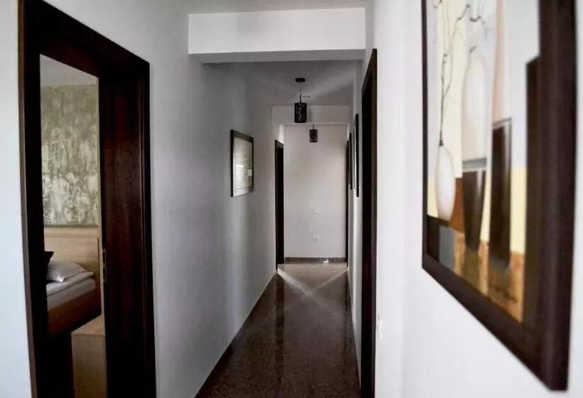 پانسیون Casa Caroli