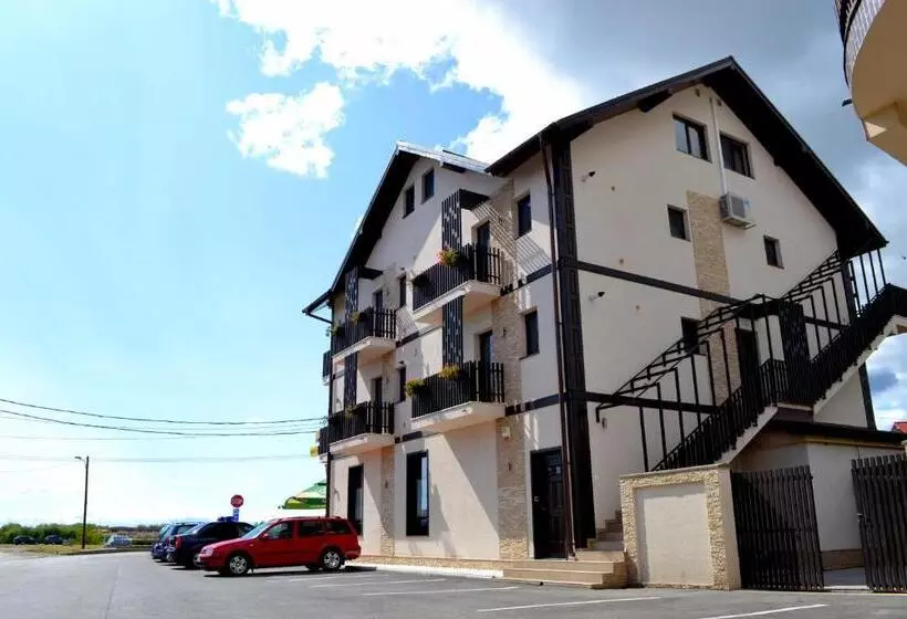 پانسیون Casa Caroli