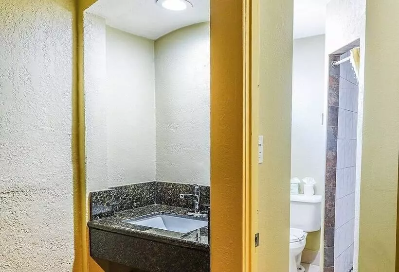 Pacifica Motel