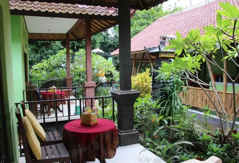 Majatalo Taman Sandat