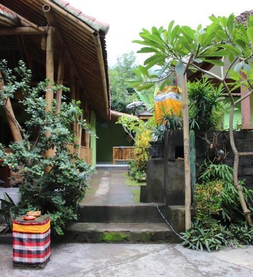 ペンション Taman Sandat