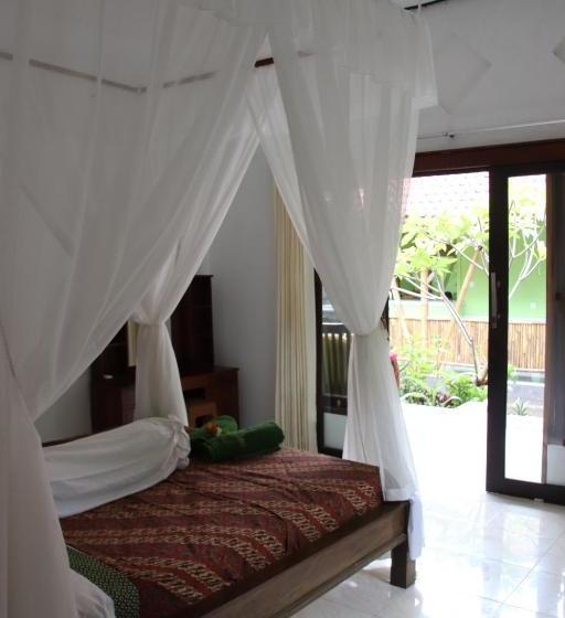 ペンション Taman Sandat