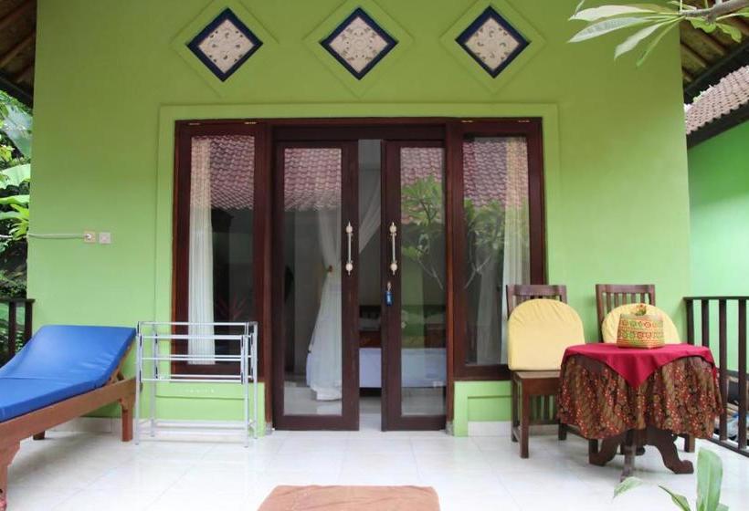 ペンション Taman Sandat