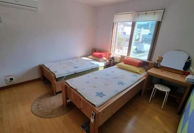 Majatalo Tongyeong One Guesthouse