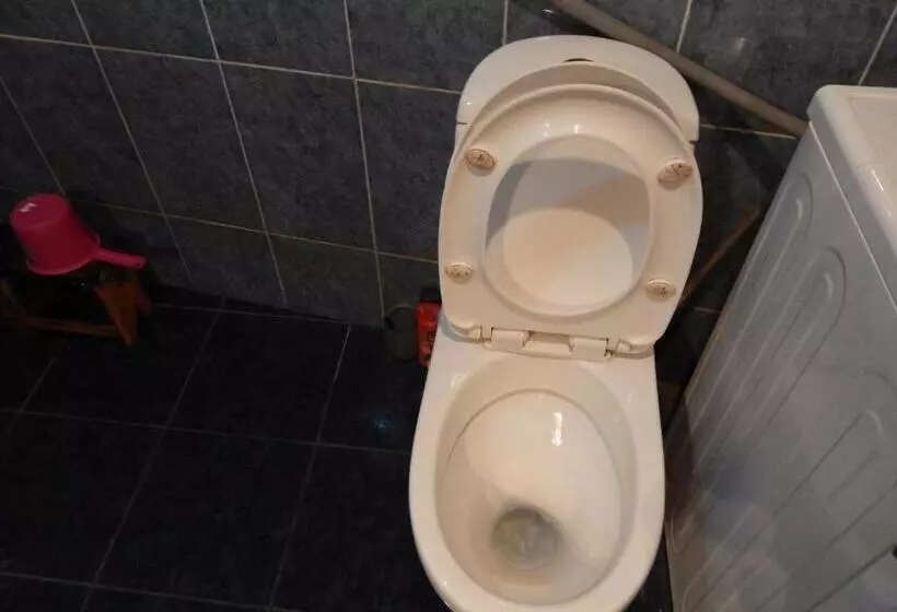 پانسیون Nato Gesthouse In Uraveli