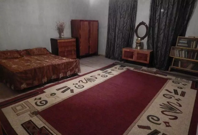 پانسیون Nato Gesthouse In Uraveli