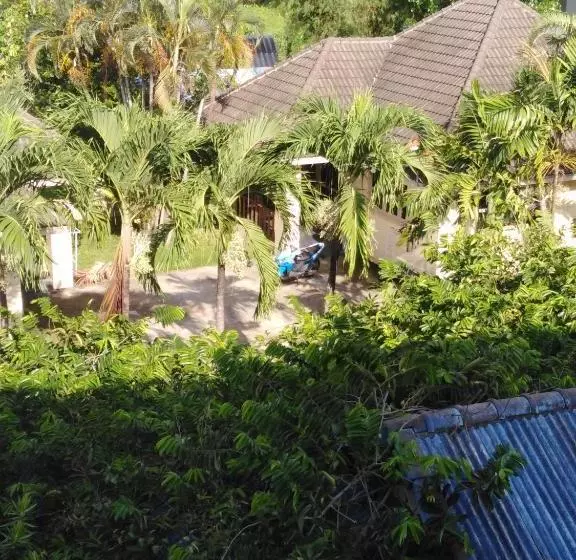 پانسیون Sea Song Inn