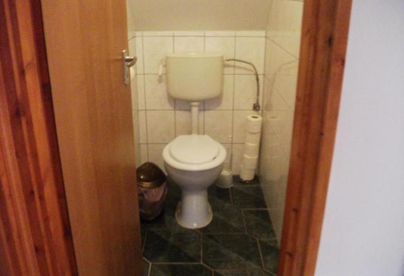 بنسيون Zsuzsanna Vendégház