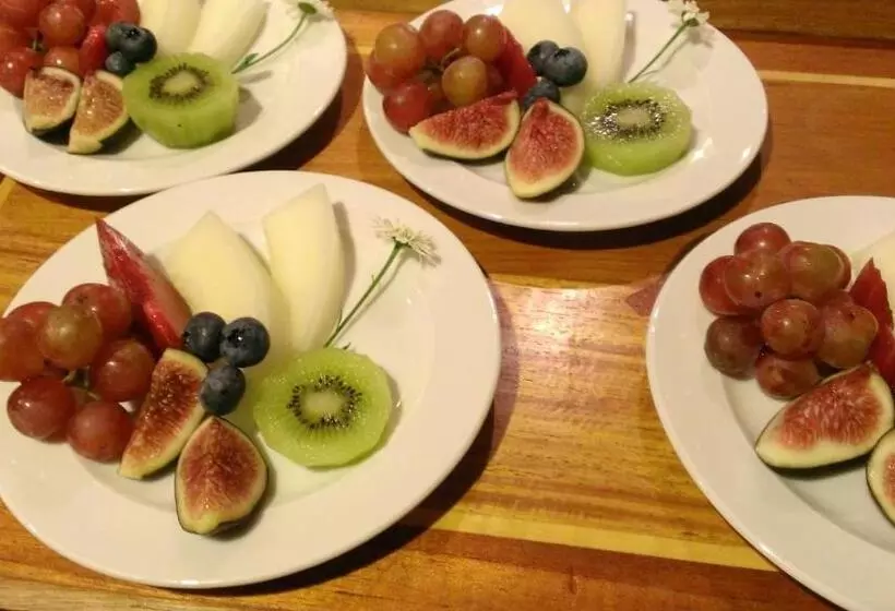 Kangaroo House Bed & Breakfast