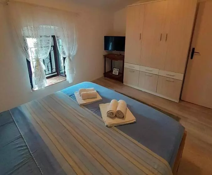 پانسیون Bellavistazmukic Guesthouse