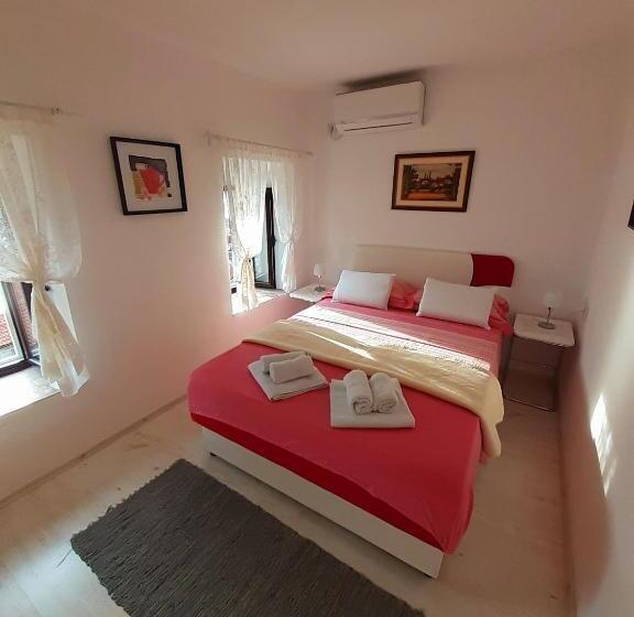 پانسیون Bellavistazmukic Guesthouse