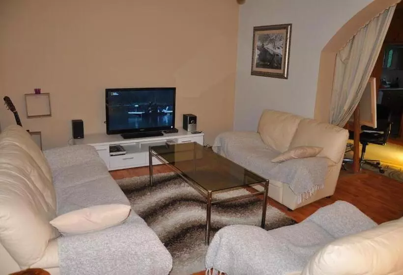 پانسیون Guesthouse Djurić