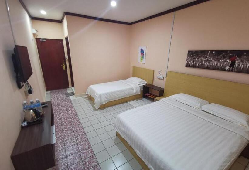 بنسيون Indah Inn