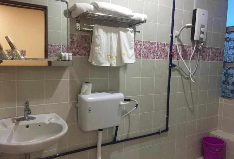 بنسيون Indah Inn