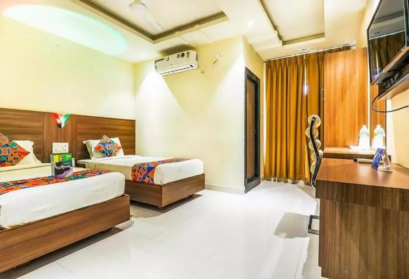 Fabhotel Rr Grand Next To Trendset Mall
