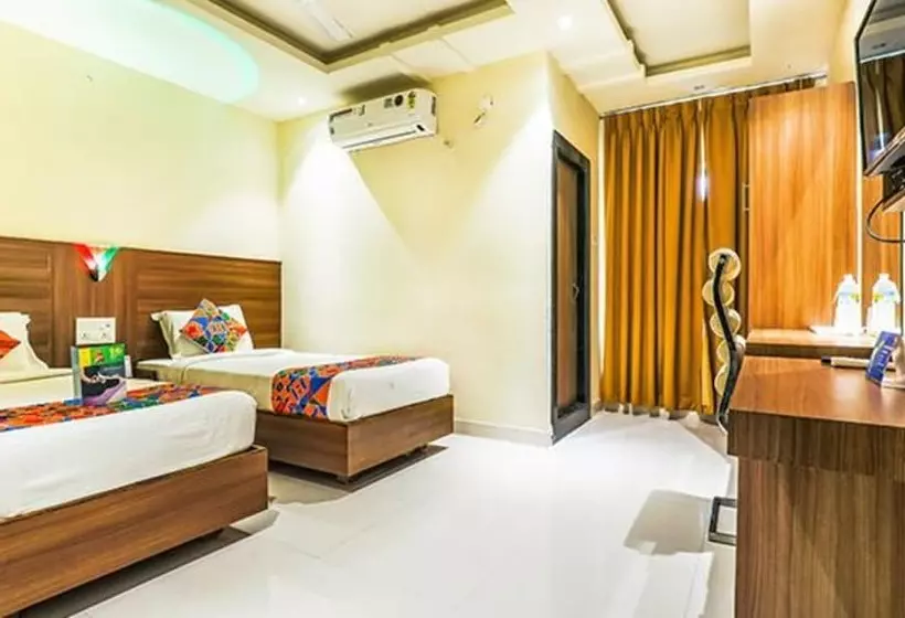 Fabhotel Rr Grand Next To Trendset Mall
