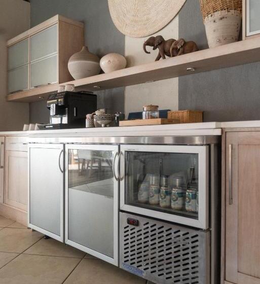 بنسيون Canal Guest House