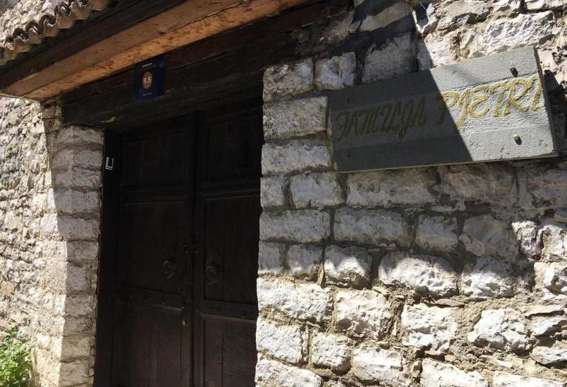 膳宿费 Pjetri House