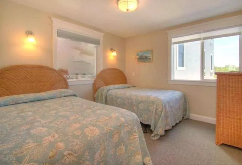 モーテル The Skylark Beach Inn