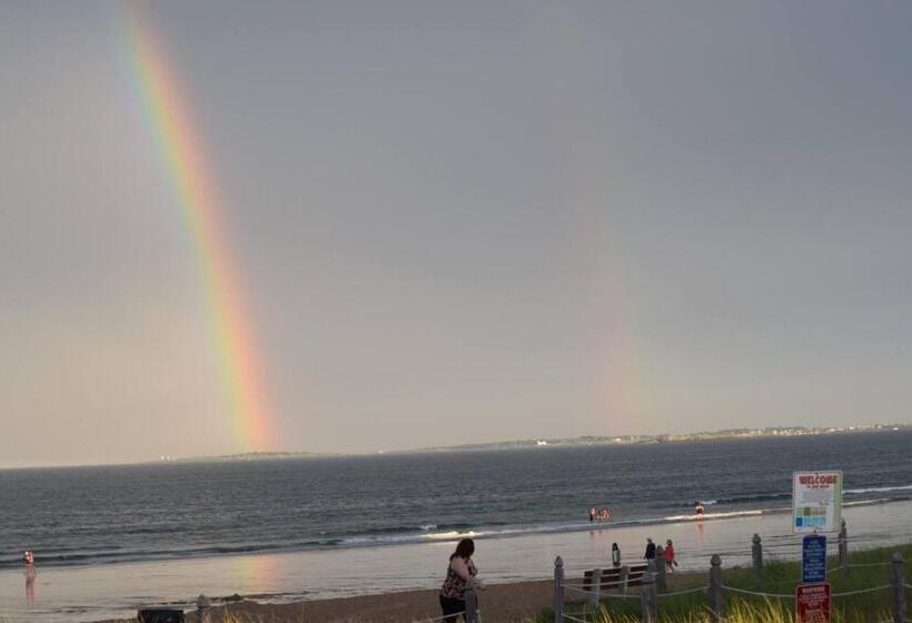 فندق على الطريق The Skylark Beach Inn