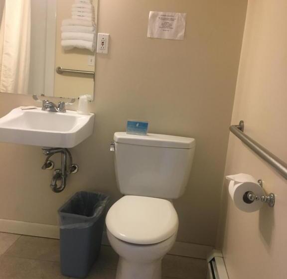 فندق على الطريق The Skylark Beach Inn