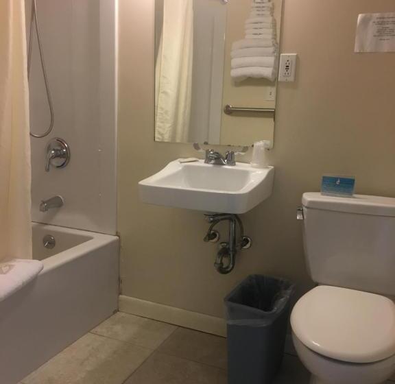 فندق على الطريق The Skylark Beach Inn