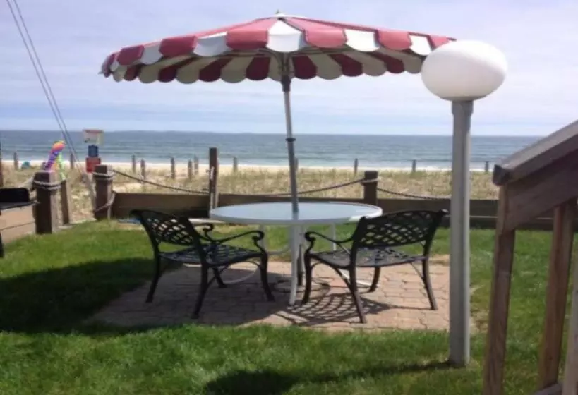 モーテル The Skylark Beach Inn