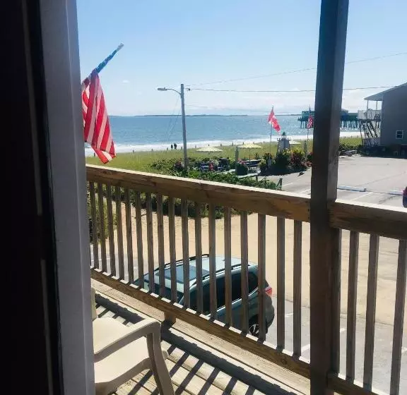 モーテル The Skylark Beach Inn