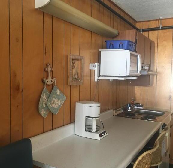 فندق على الطريق The Skylark Beach Inn