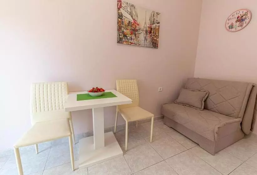 پانسیون Apartments Vjera Petrovac
