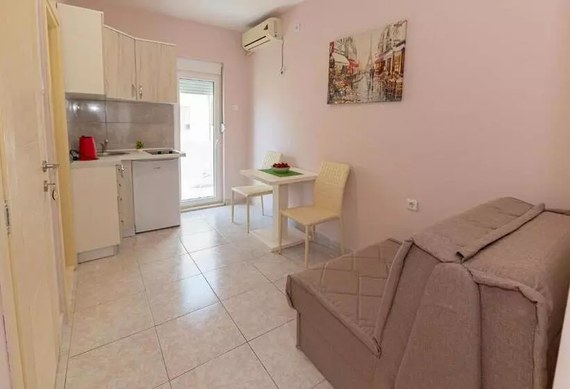 پانسیون Apartments Vjera Petrovac