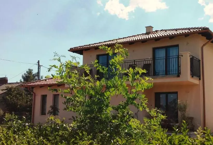 Majatalo Azur Villa