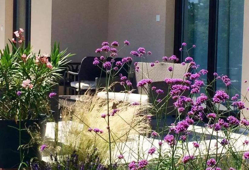 Majatalo Azur Villa