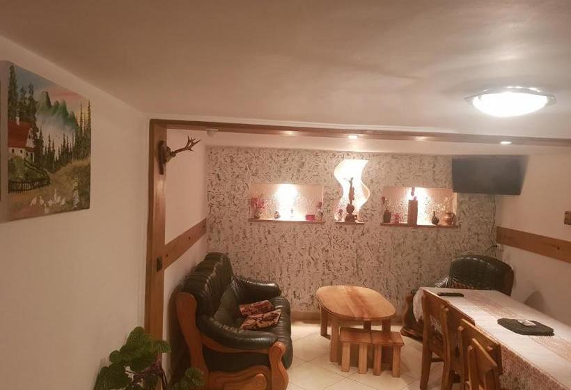 پانسیون Delia