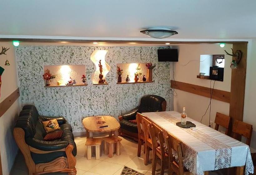 پانسیون Delia