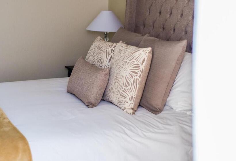 پانسیون Jacaranda