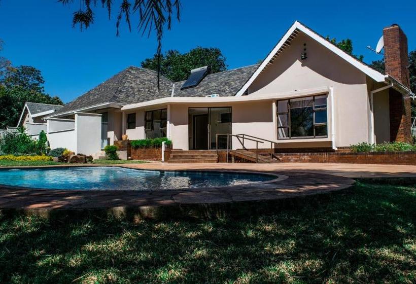 پانسیون Jacaranda