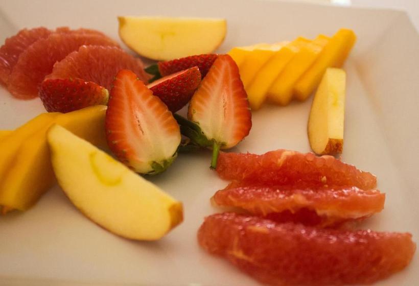 پانسیون Jacaranda