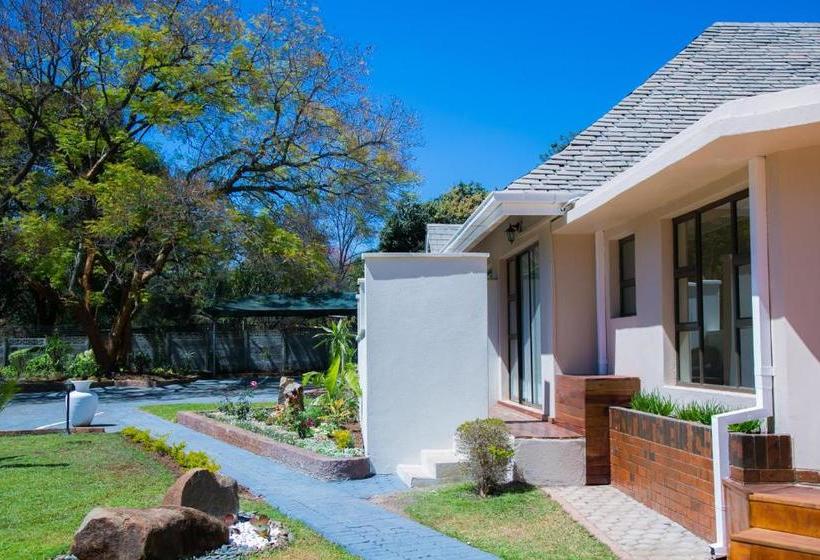 پانسیون Jacaranda