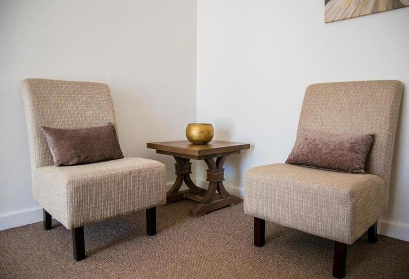 پانسیون Jacaranda