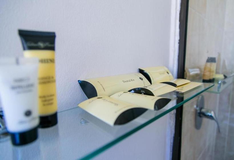 پانسیون Jacaranda