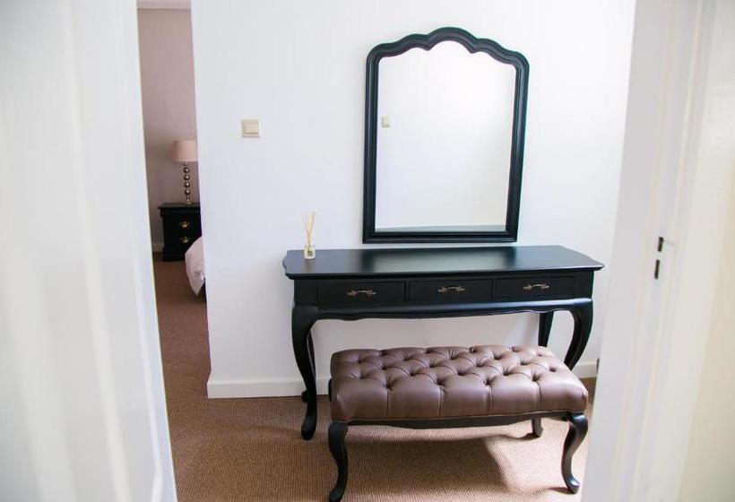 پانسیون Jacaranda